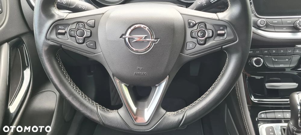 Opel Astra 1.4 T Dynamic S&S - 23