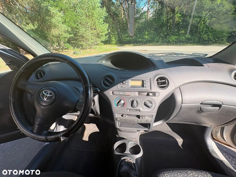 Toyota Yaris - 26