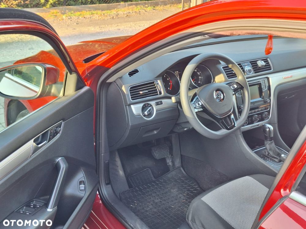 Volkswagen Passat - 17
