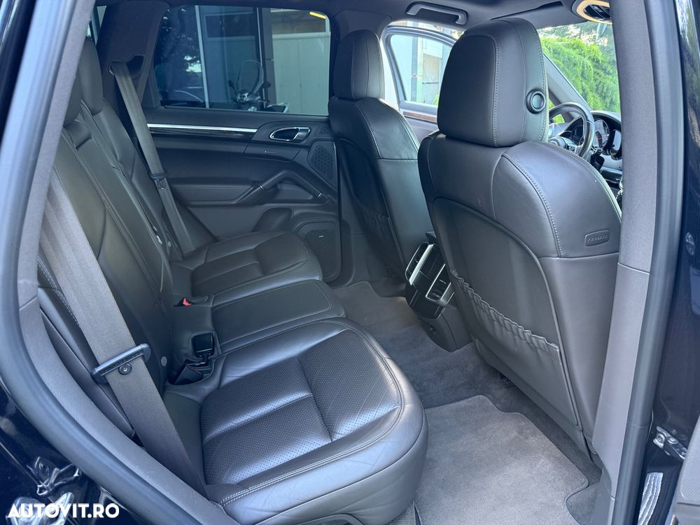 Porsche Cayenne Platinum Edition - 15