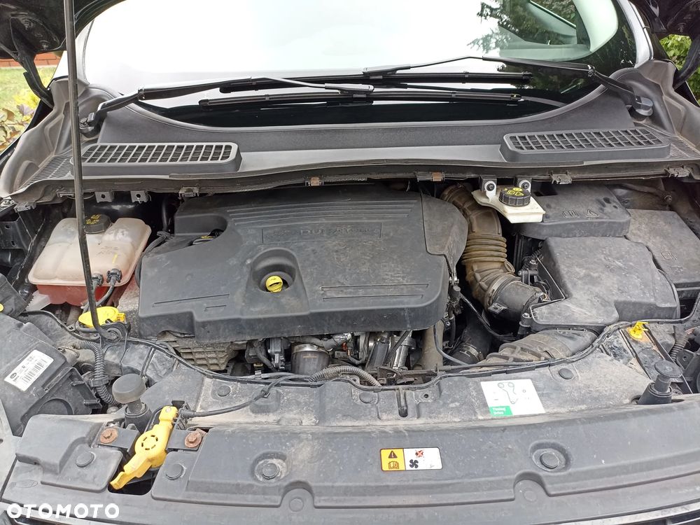 Ford Kuga 2.0 TDCi 2x4 Titanium - 4