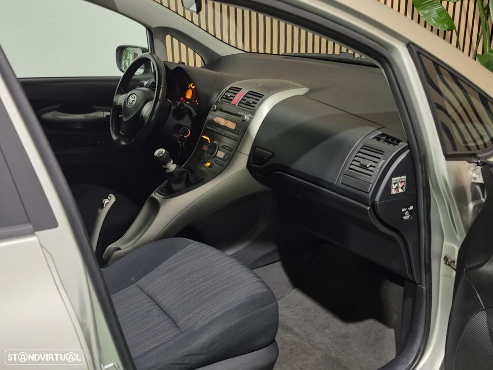 Toyota Auris 1.4 D-4D Comfort - 7