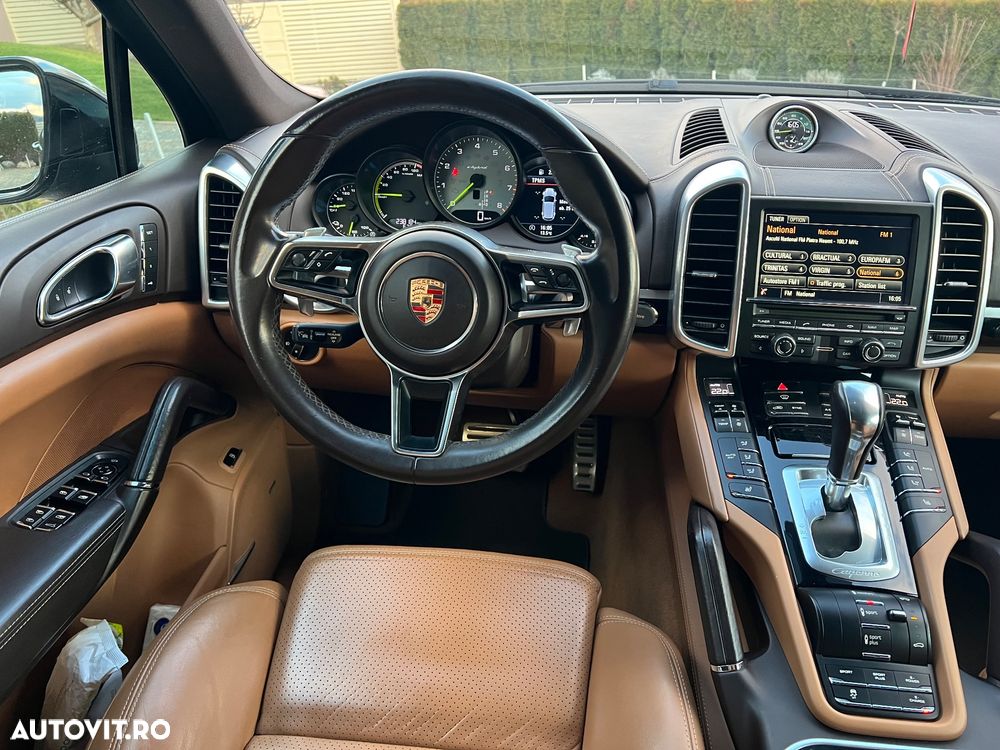 Porsche Cayenne S E-Hybrid Platinum Edition - 16