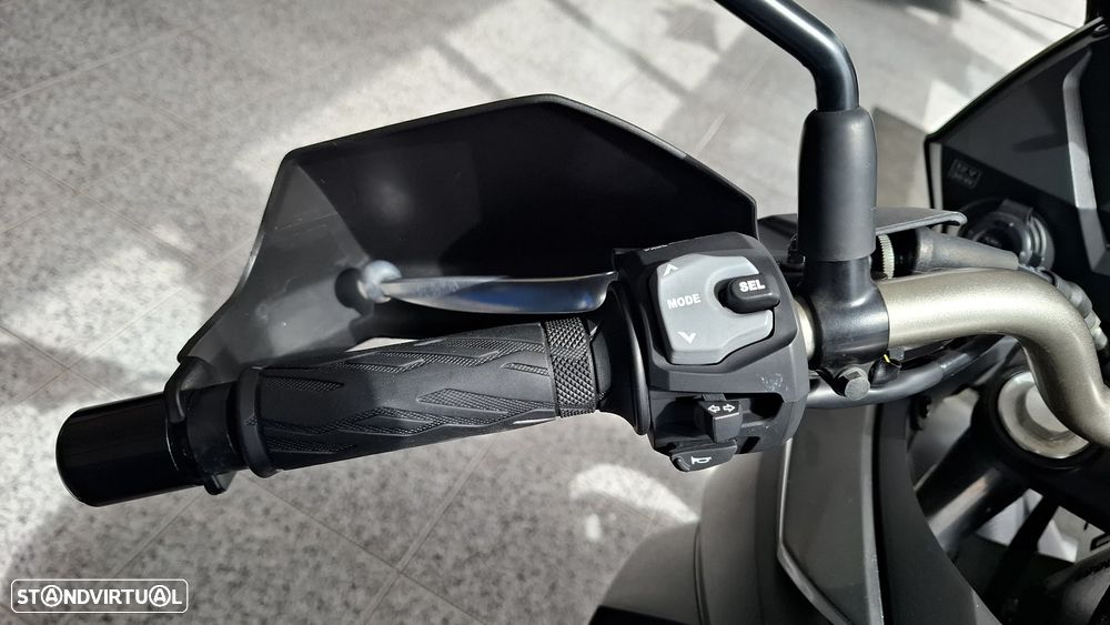 Suzuki DL V-Storm DL 650 XT - 10