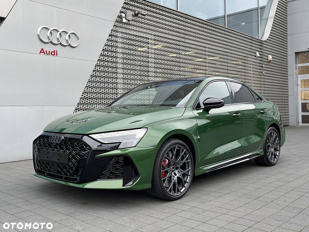 Audi RS3 Limousine - 11