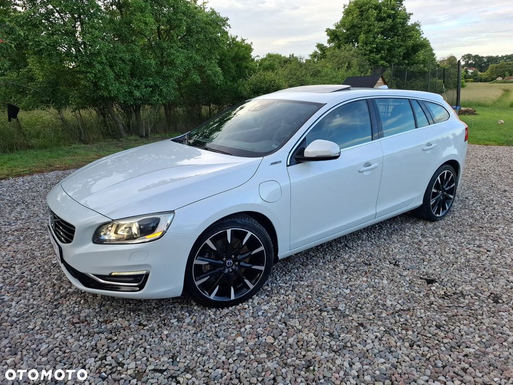 Volvo V60 D6 AWD Plug-in Hybrid R-Design Summum - 21