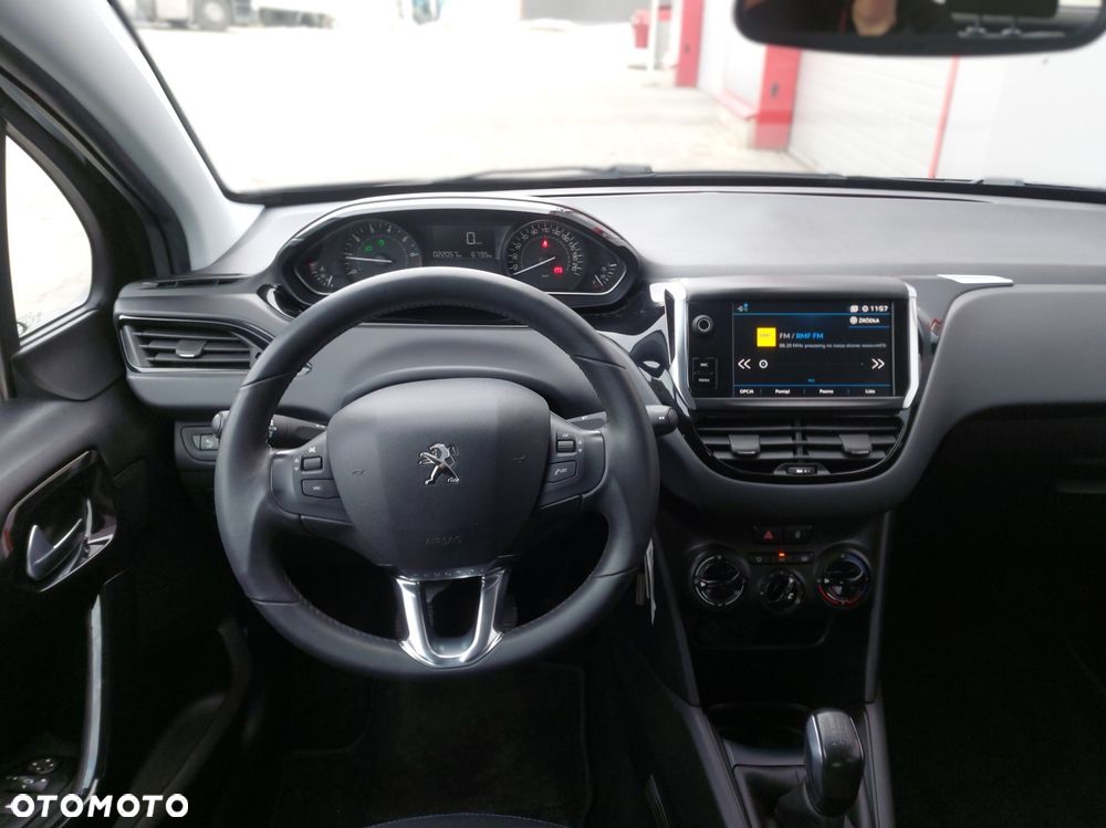Peugeot 208 - 17