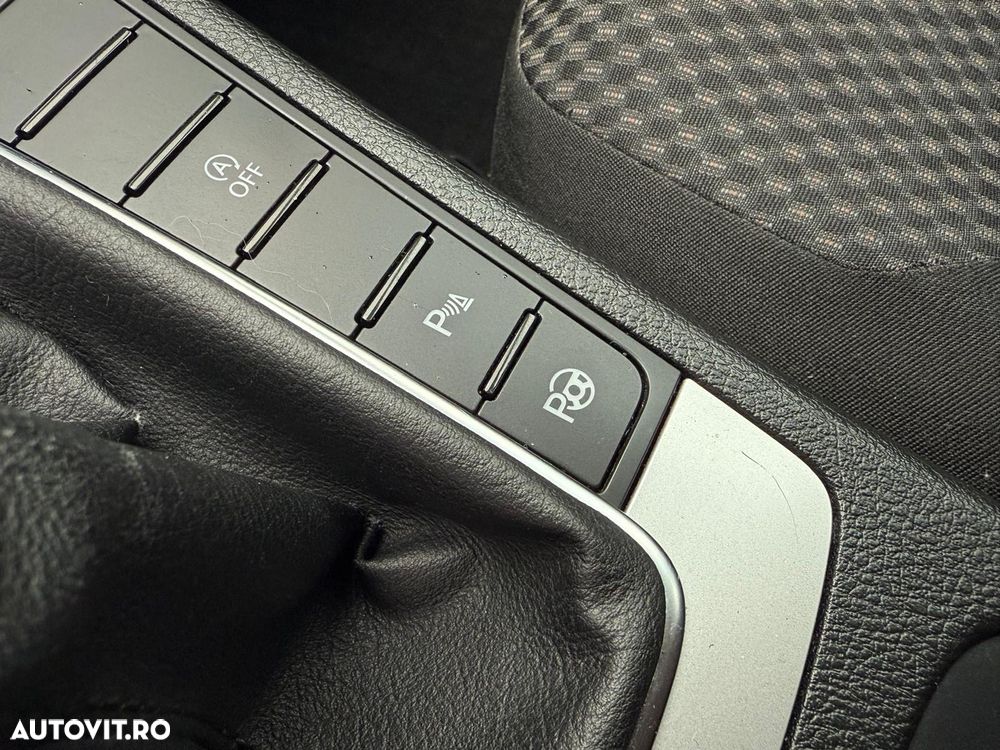 Volkswagen Passat - 11