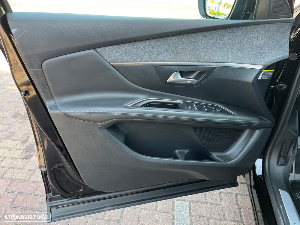 Peugeot 3008 PureTech 130 Stop & Start GPF Allure Pack - 6