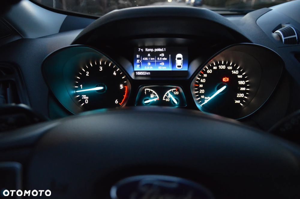 Ford Kuga 2.0 TDCi 2x4 Titanium - 24