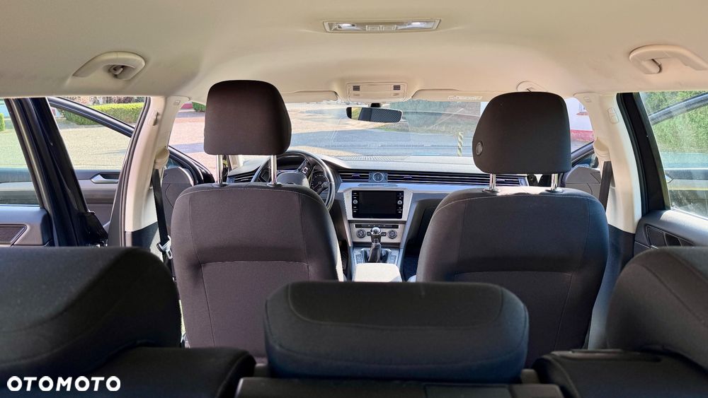 Volkswagen Passat - 13