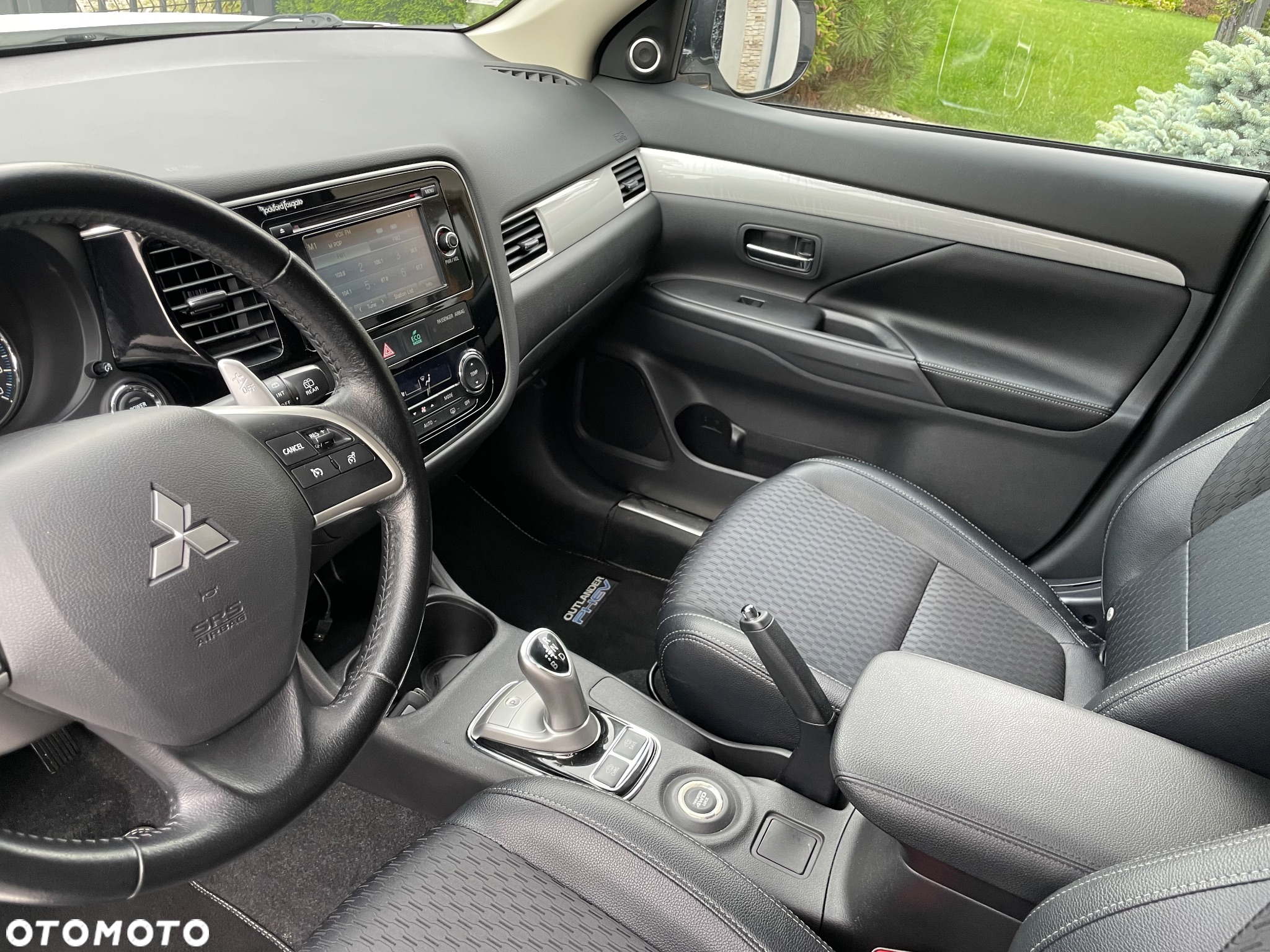 Mitsubishi Outlander 2.0 4WD Plug-In Hybrid - 5