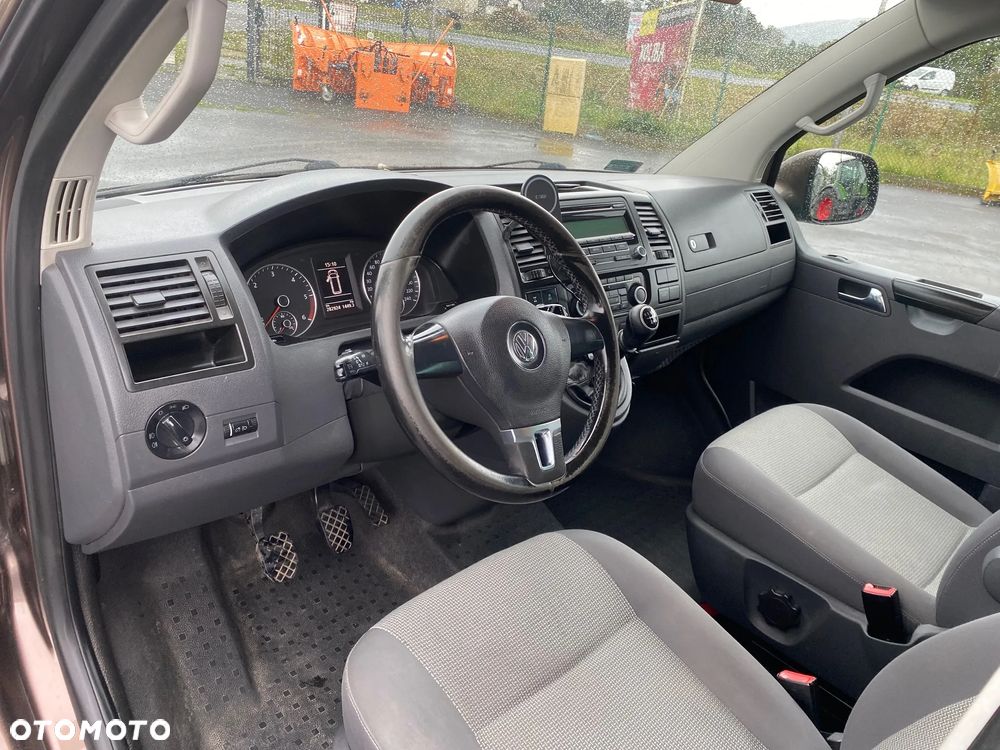 Volkswagen Caravelle - 5