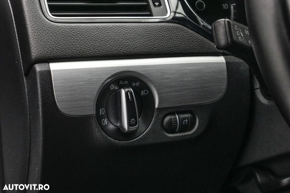 Volkswagen Jetta - 22