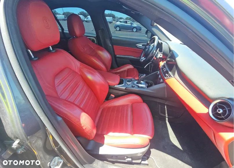 Alfa Romeo Giulia 2.0 Turbo TI Q4 - 7