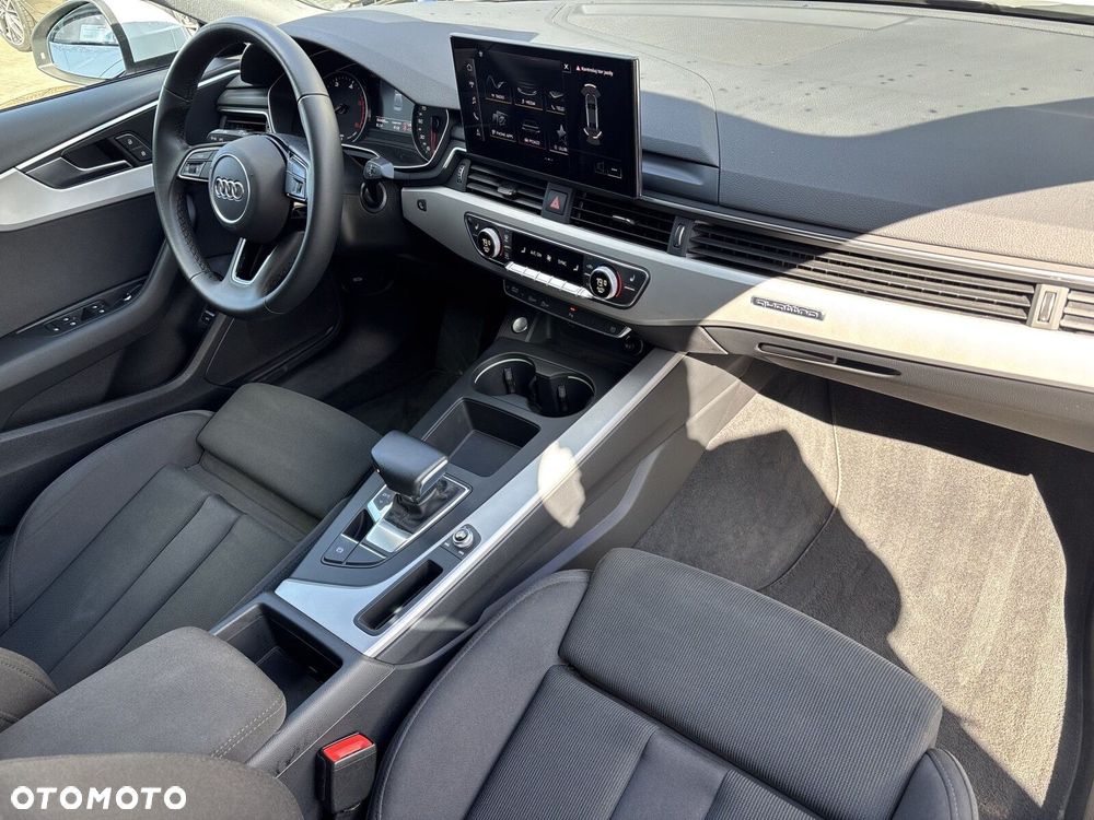 Audi A4 Limousine - 31