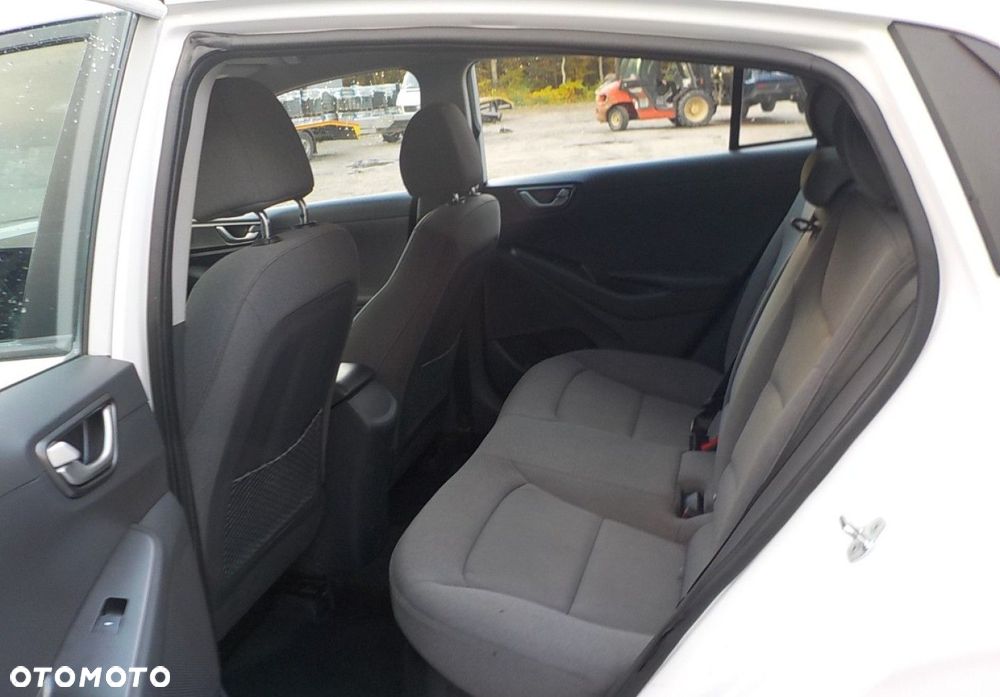 Hyundai IONIQ - 26