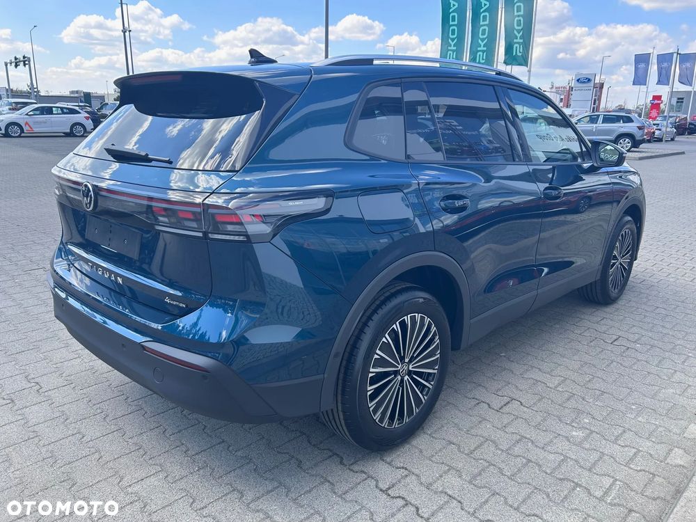 Volkswagen Tiguan - 4
