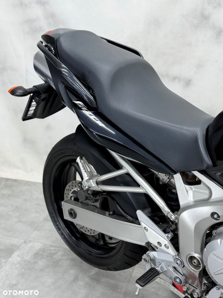 Yamaha FZ6 - 8
