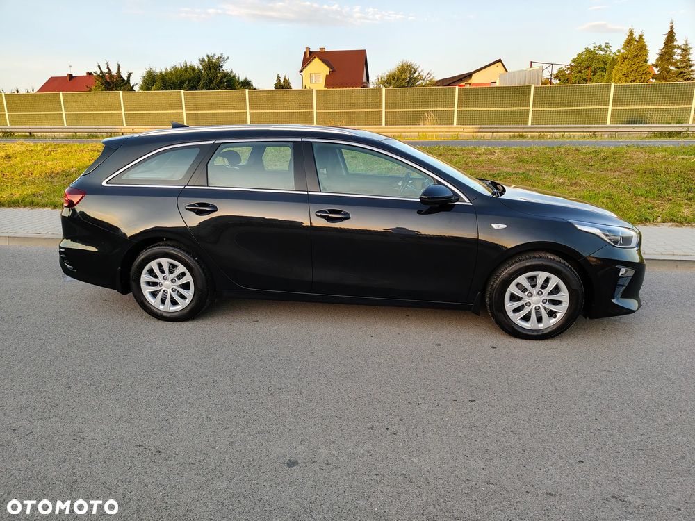 Kia Ceed 1.4 T-GDI L Business Line - 31