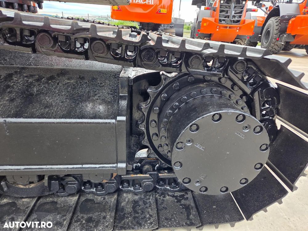 Hitachi ZX250-7, 27,6t, 2020, 6.815h, latime 2,99m, cupa NOUA 1,55mc, lant si papuci NOI, inst picon si inst rotire pe brate, camera spate, camere laterale, gresare automata, ad sapare 7m, ridica 15t, consum 13,1l/h, revizii facute, leasing 4ani-99.000 Eur+t - 10