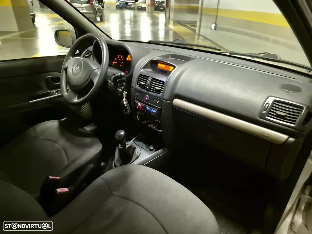 Renault Clio 1.2 Confort Authentique GPL - 23
