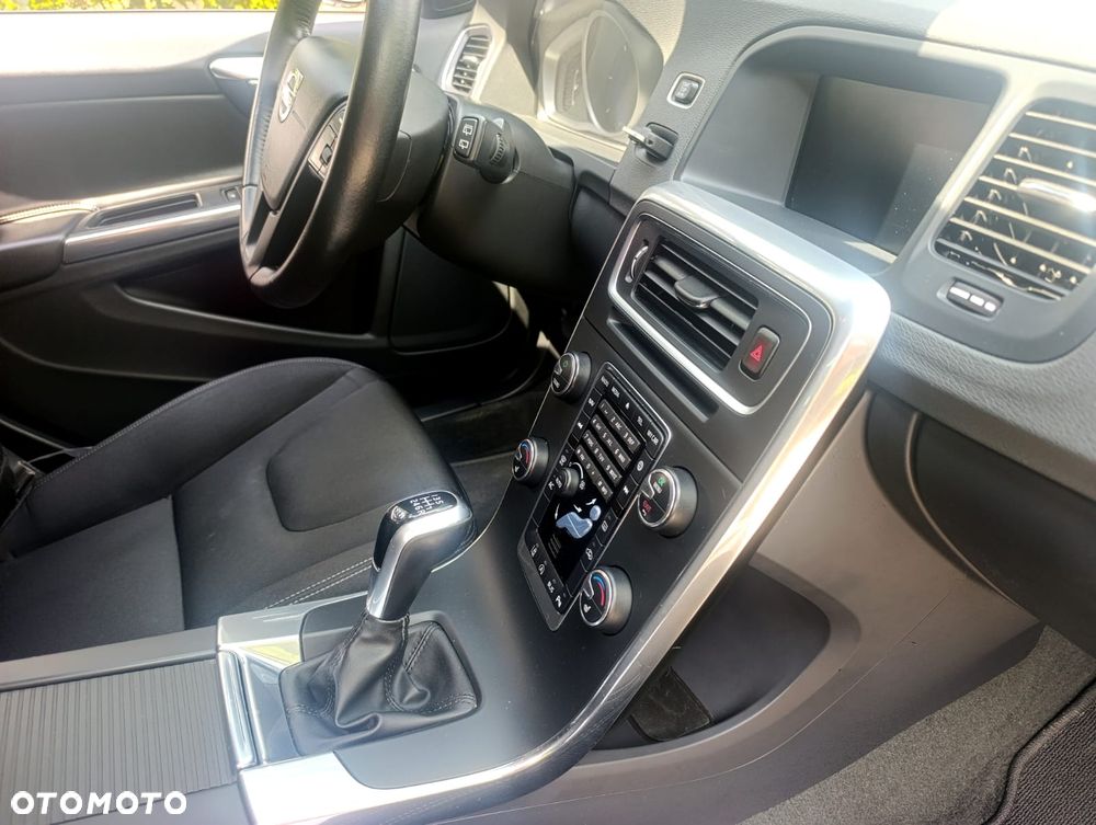 Volvo V60 Cross Country D3 Momentum - 9