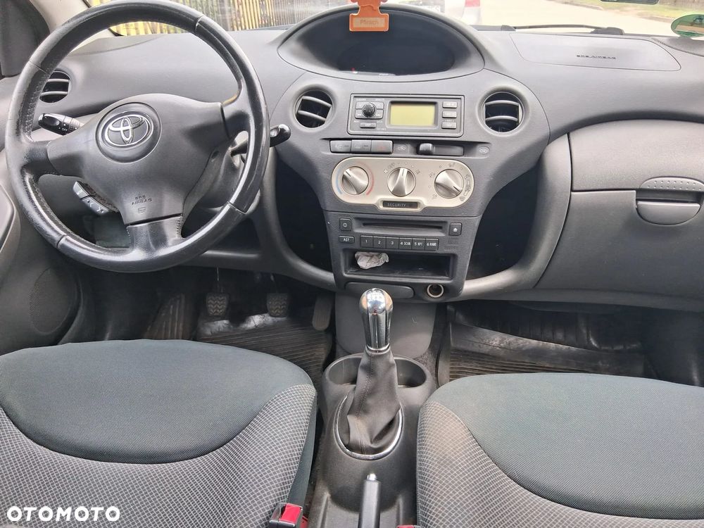 Toyota Yaris - 5