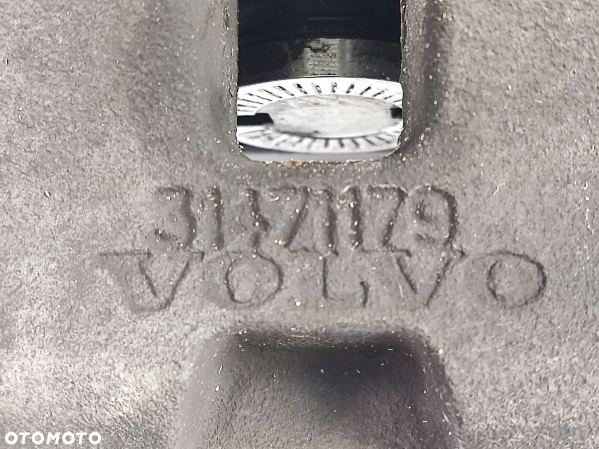 VOLVO XC40 2.0T T4 17-21r Zacisk Hamulcowy Prawy i Lewy Tył - 5