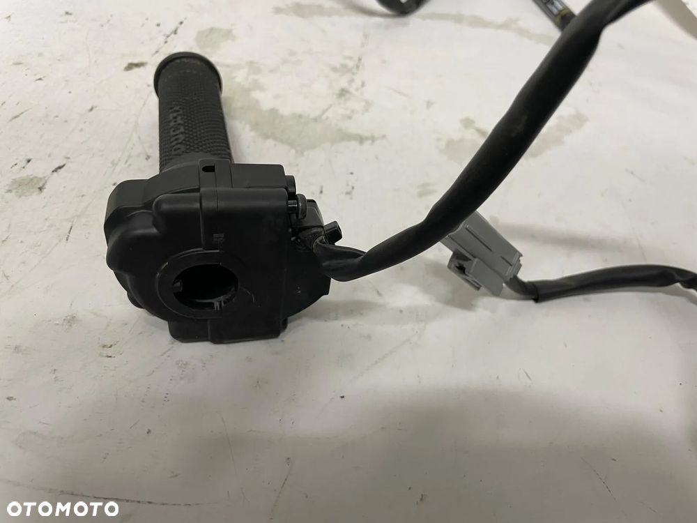 Manetka gazu prawa z potencjometrem Ducati - 4