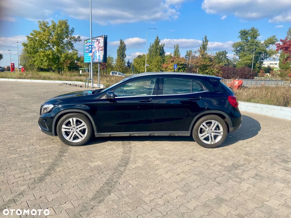 Mercedes-Benz GLA - 4