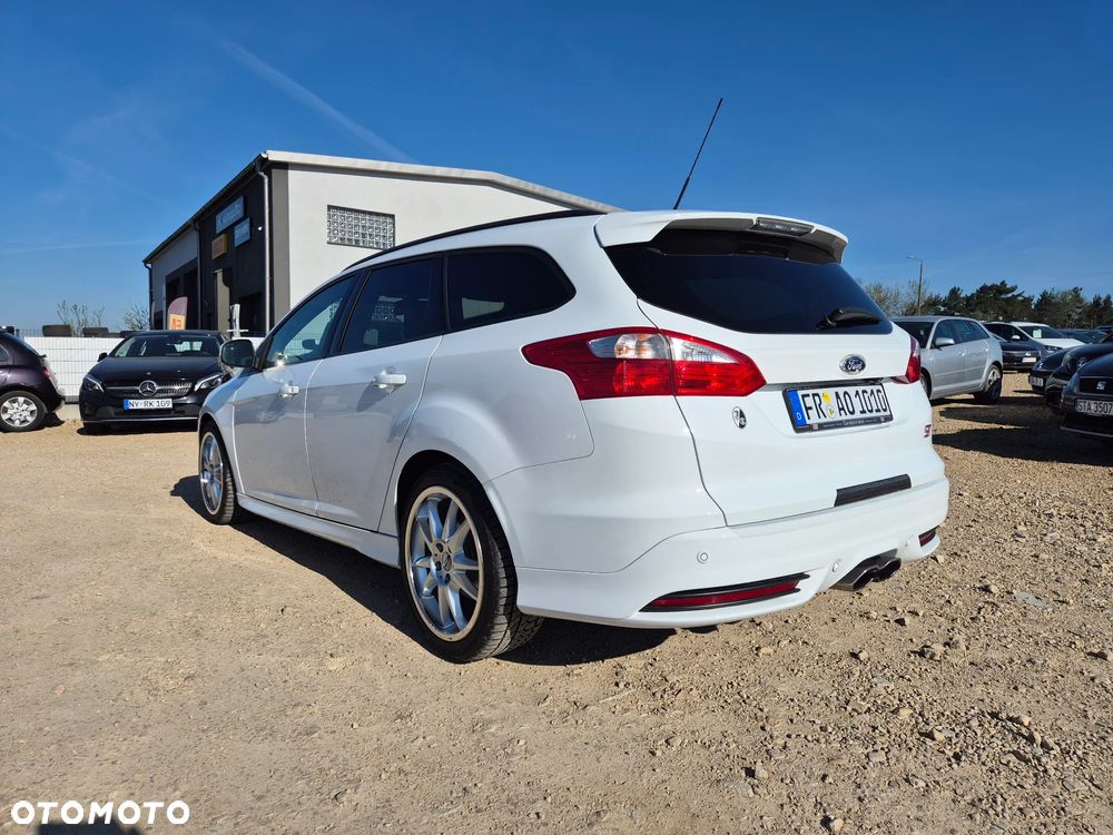 Ford Focus 2.0 EcoBoost ST mit Leder-Sport-Paket - 4