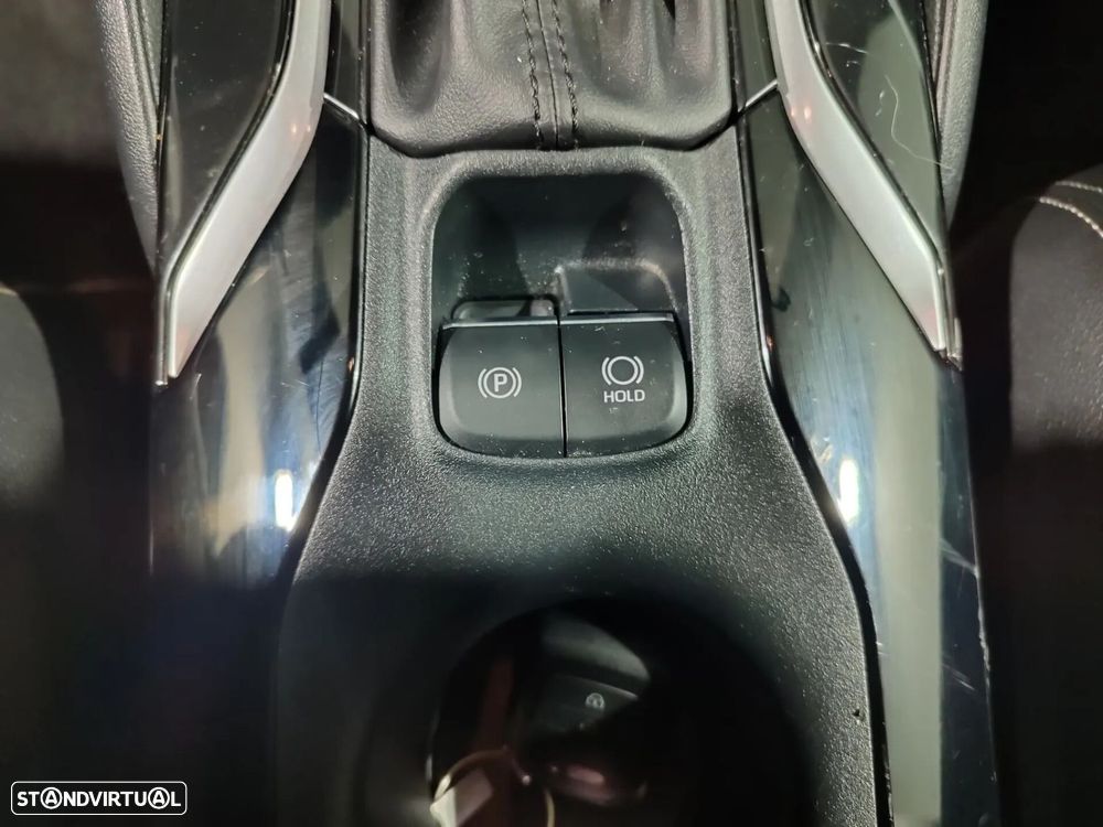 Toyota Corolla 1.8 Hybrid Exclusive - 29