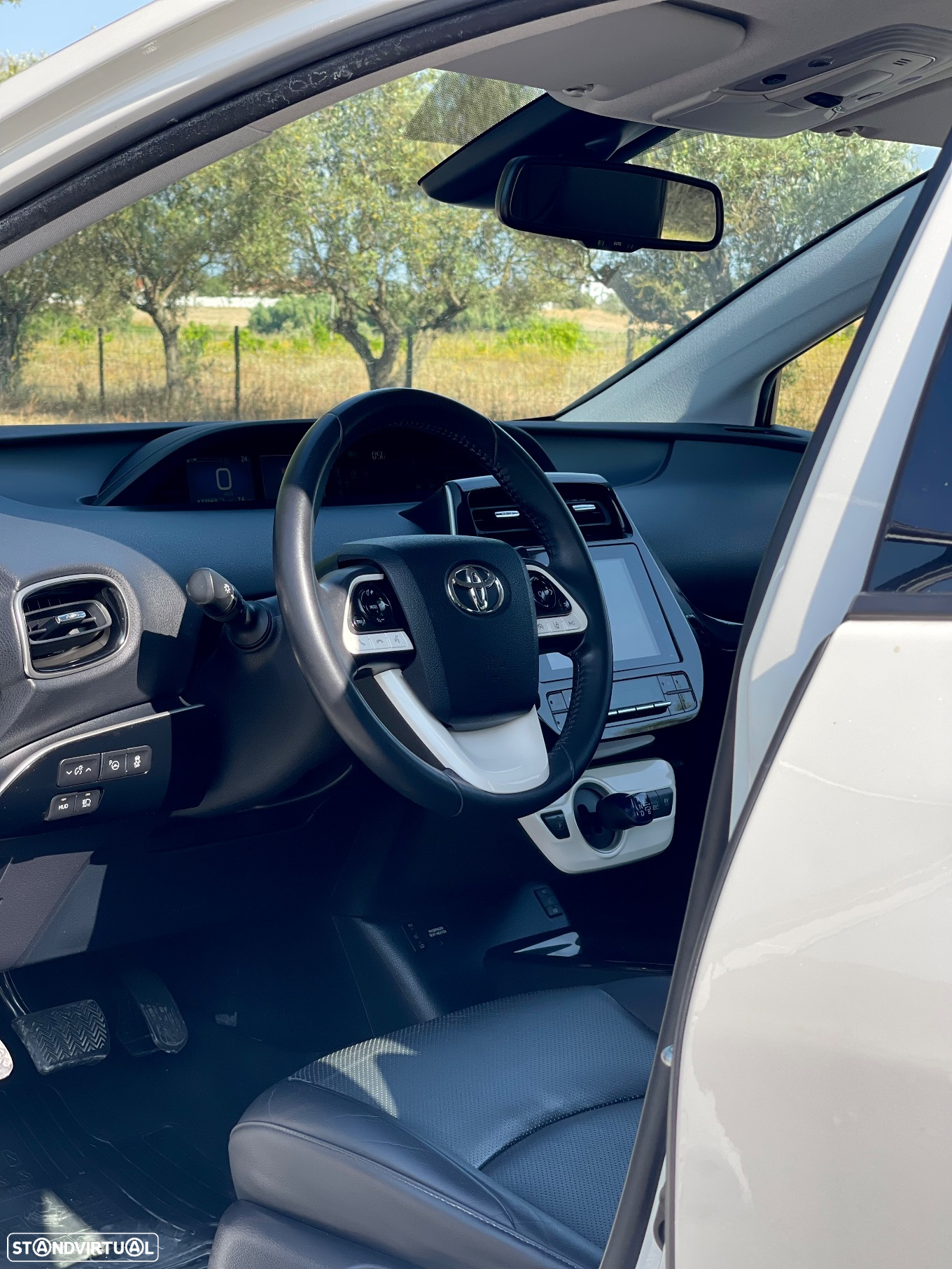 Toyota Prius 1.8 Plug-In Luxury Pele - 11