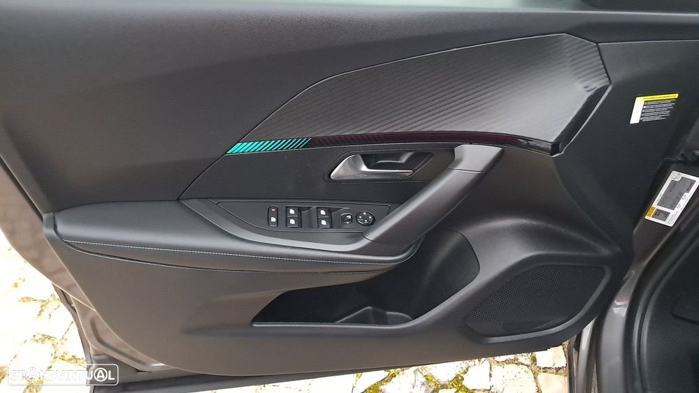 Peugeot 2008 PureTech 130 Allure Pack - 22