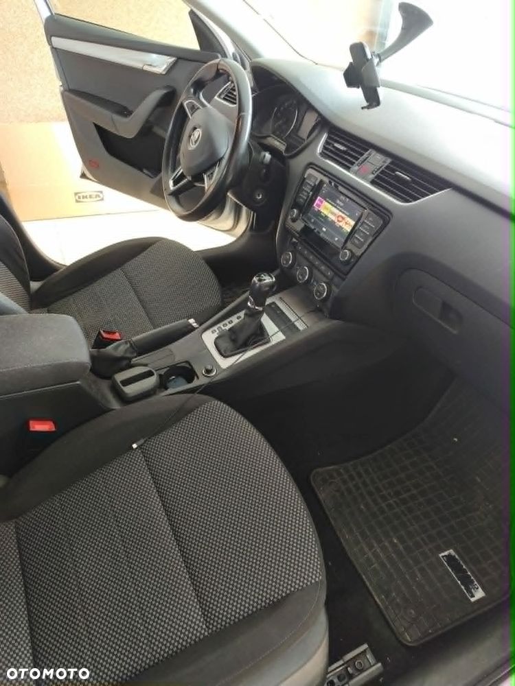 Skoda Octavia 1.6 TDI Style DSG - 13