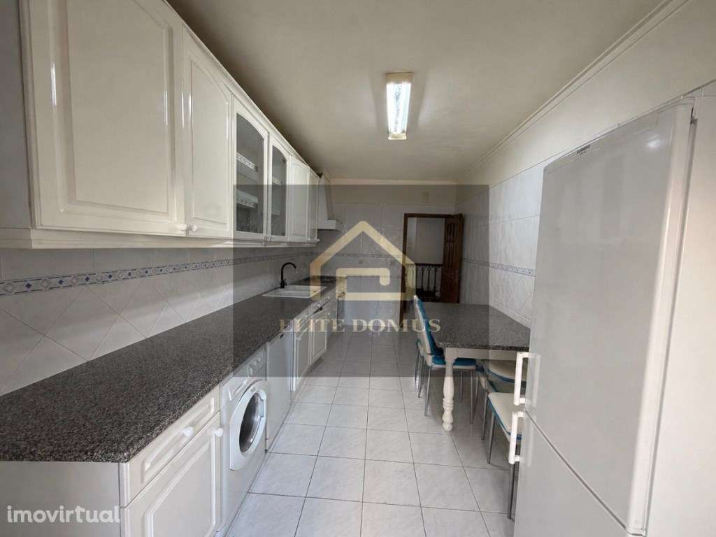 T3 com suite, arrecadação e elevador, Massamá! - Grande imagem: 2/21