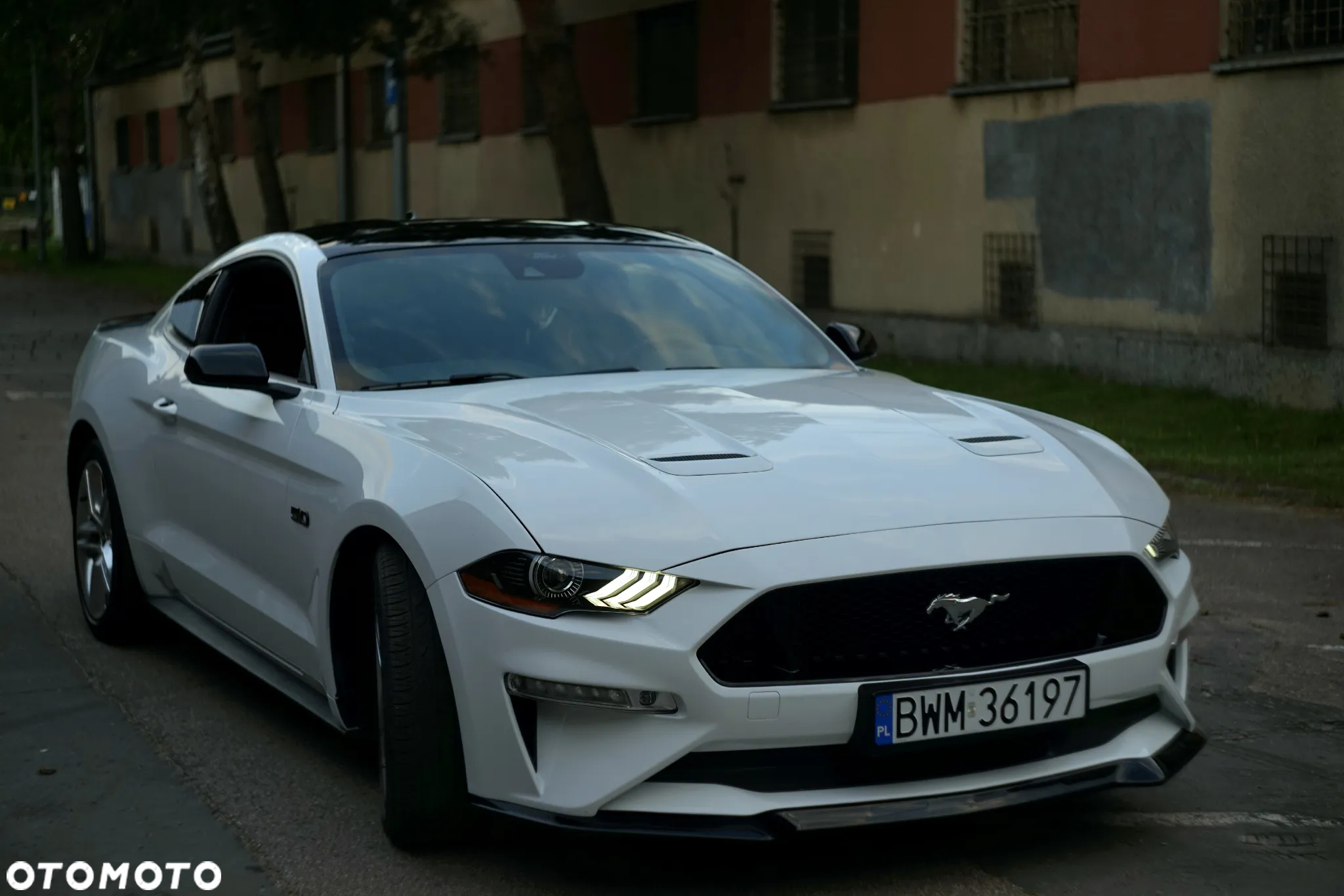 Ford Mustang - 4