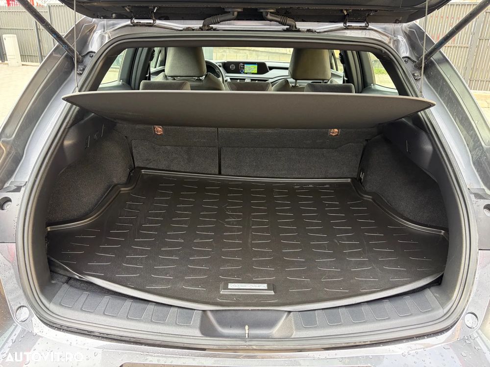 Lexus UX 250h Business Edition - 26