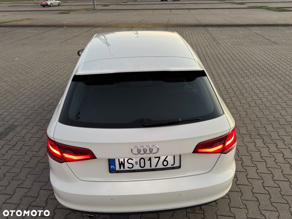 Audi A3 Sportback 1.6 TDI DPF S tronic Ambiente - 19
