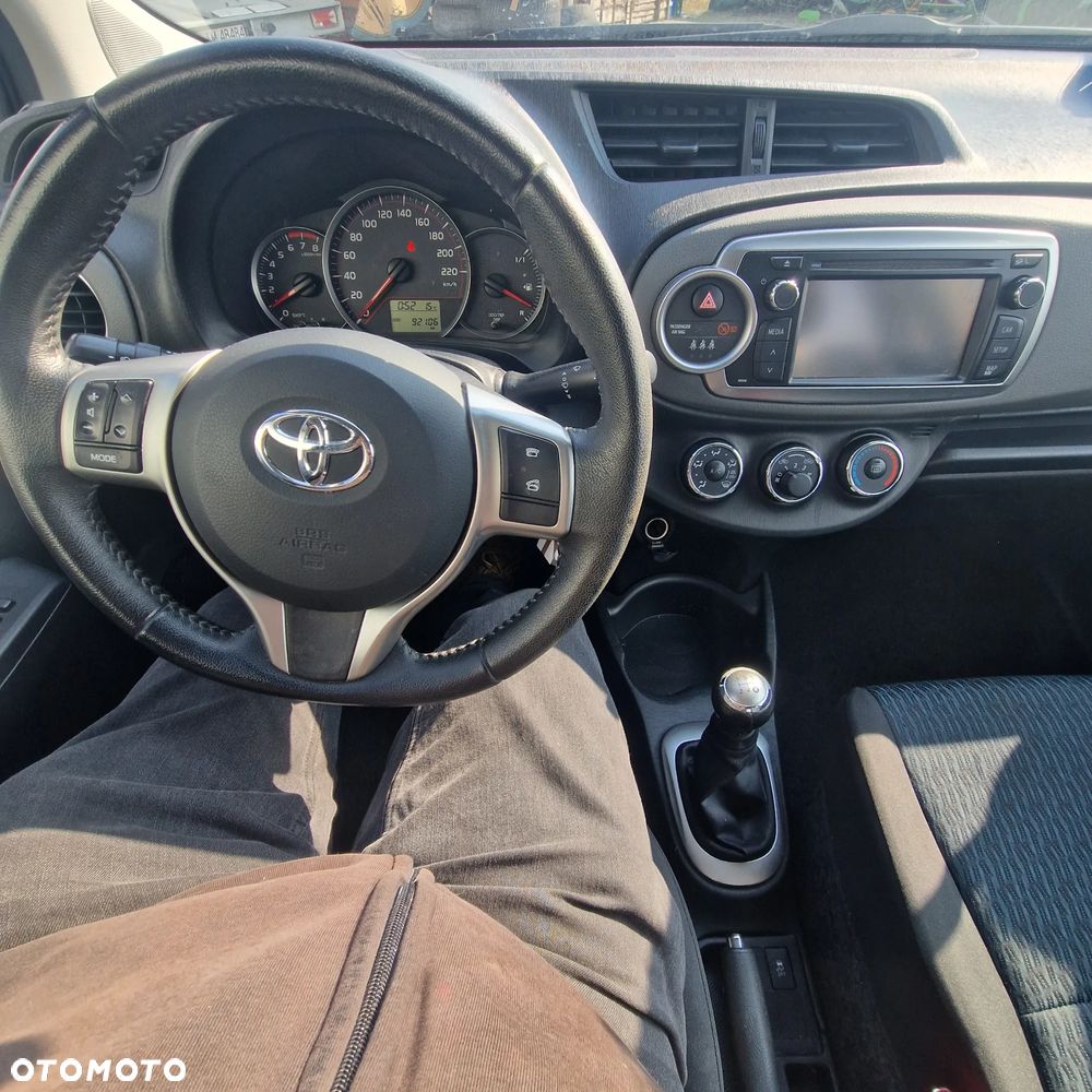 Toyota Yaris 1.0 VVT-i Cool - 10