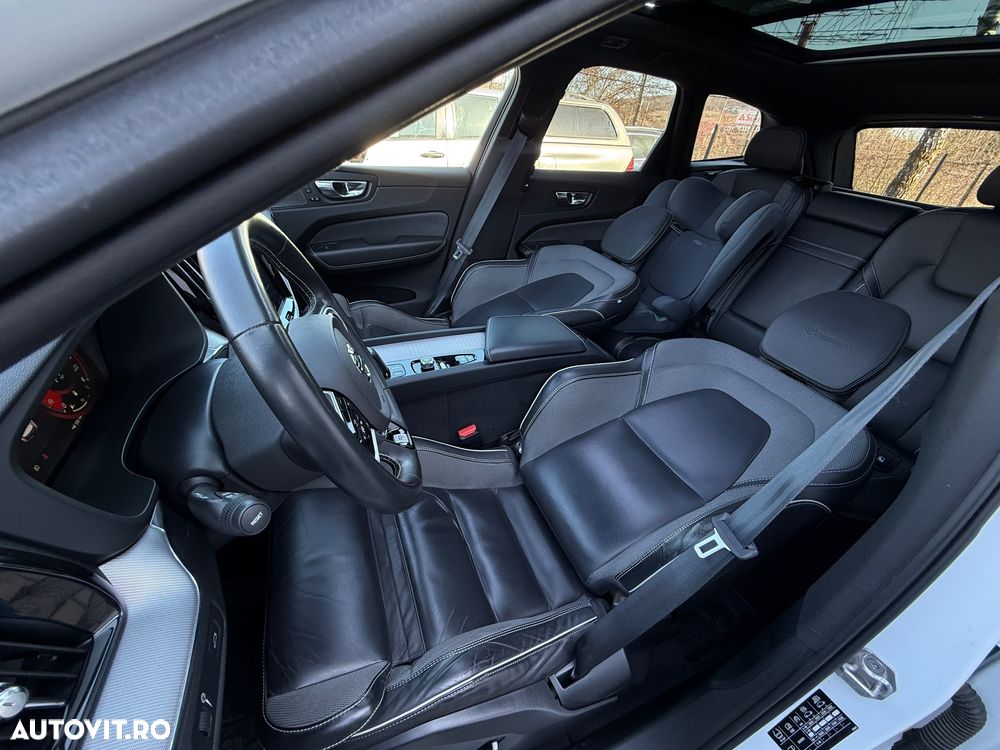 Volvo XC 60 D5 AWD Geartronic Inscription - 23