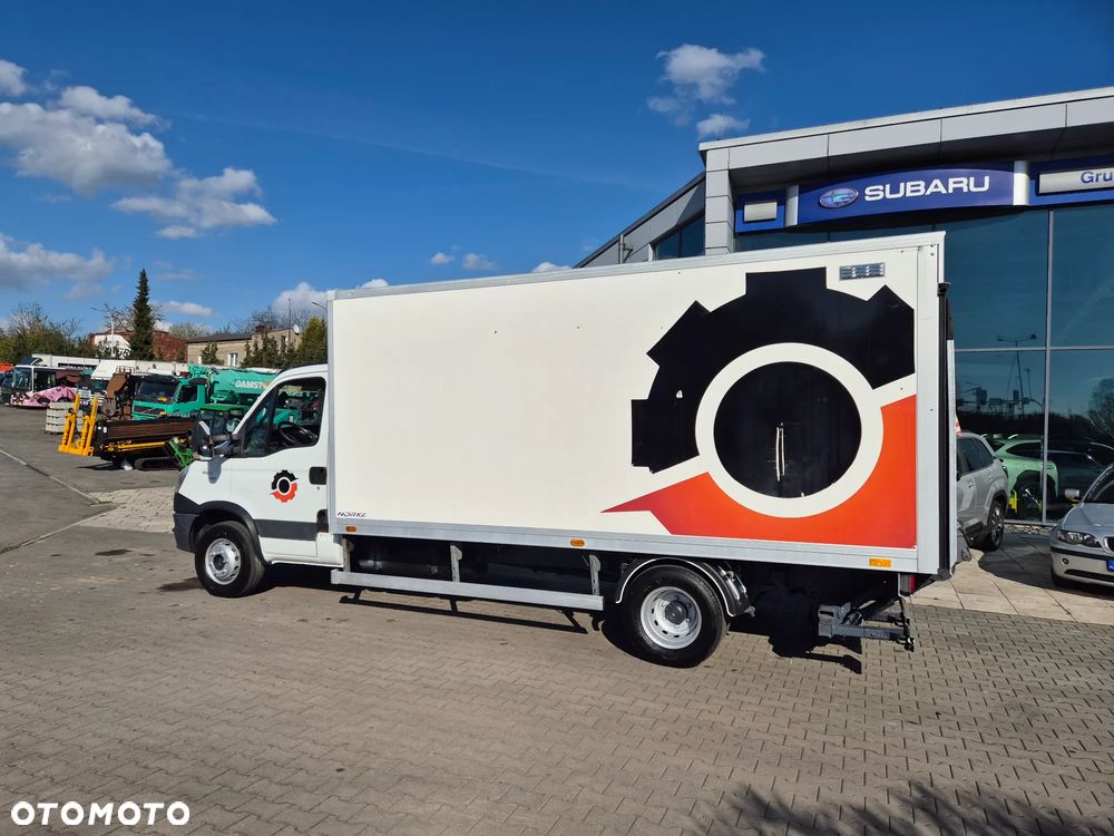 Iveco Daily 65 C 17 / 3.0 SILNIK / KONTENER / WINDA / MOCNY / WEBASTO / MANUAL / NISKI KONTENER / SERWISOWANY / EURO 5 - 10