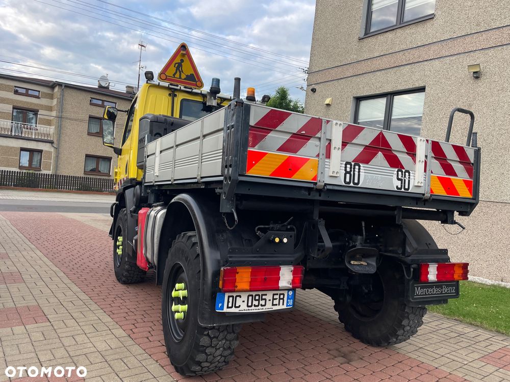 Mercedes-Benz Unimog u 20  pojazd specjalny traktor rolniczy wywrotka pojazd komunalny zimowego utrzymania dróg - 13