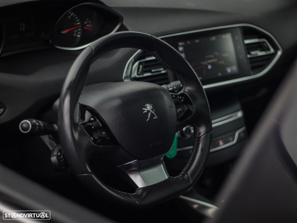 Peugeot 308 SW 1.6 e-HDi Allure - 16