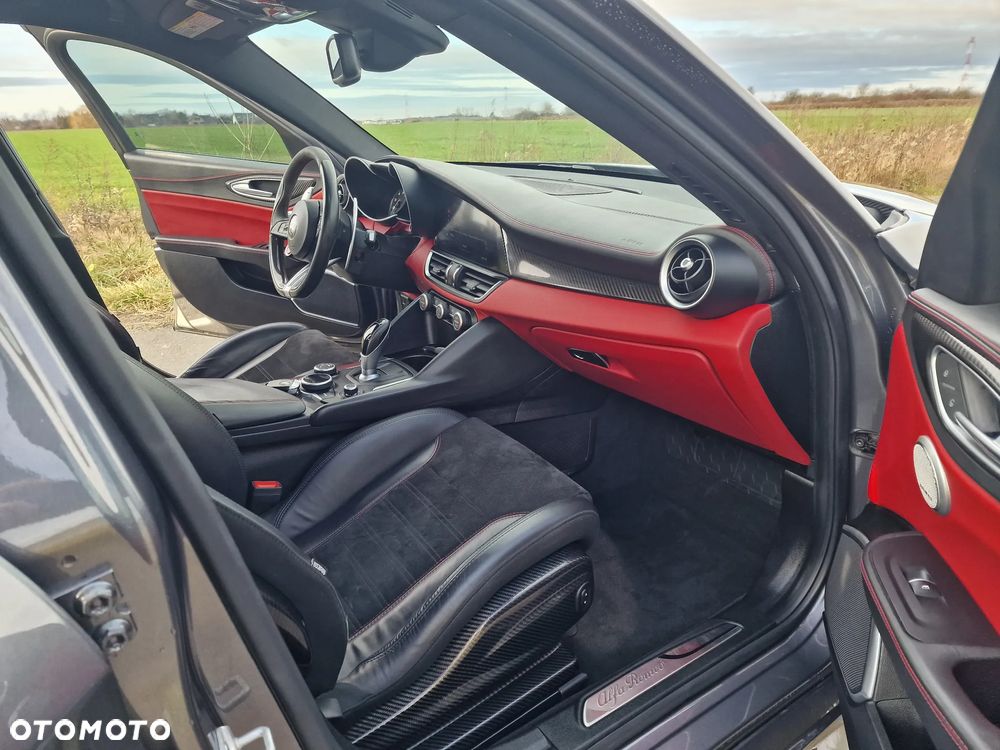 Alfa Romeo Giulia 2.9 V6 Bi-Turbo AT8 Quadrifoglio - 20