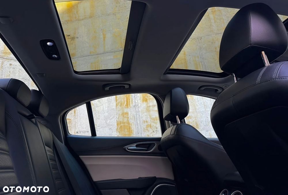 Alfa Romeo Giulia 2.0 Turbo Veloce Q4 - 15