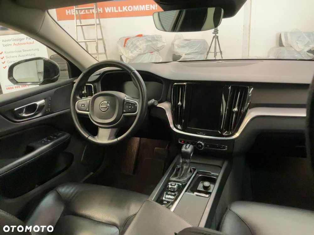 Volvo V60 D4 Momentum - 12