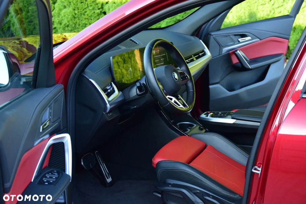 BMW iX2 xDrive30 66.5kWh M Sport - 23