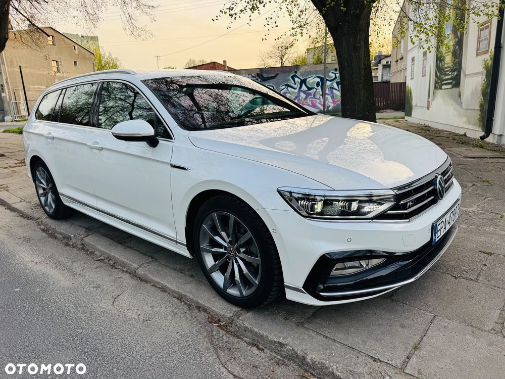 Volkswagen Passat - 1